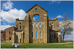 Happy family in San Galgano